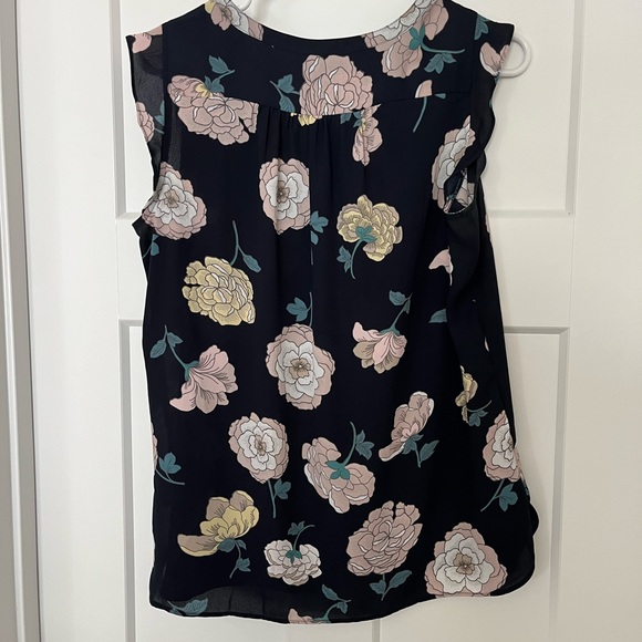 PRICE DROP! ✨ LOFT floral sleeveless blouse - Picture 3 of 3
